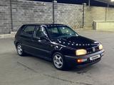 Volkswagen Golf 1995 года за 1 500 000 тг. в Алматы – фото 2