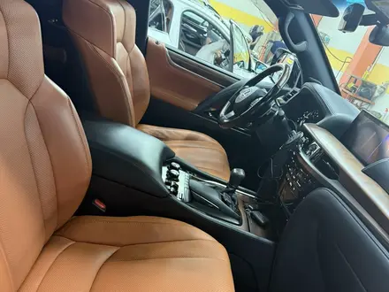 Lexus LX 570 2016 года за 39 500 000 тг. в Алматы – фото 2