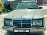 Mercedes-Benz E 200 1993 года за 1 450 000 тг. в Шымкент