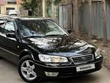 Toyota Camry 2000 года за 5 100 000 тг. в Алматы – фото 2