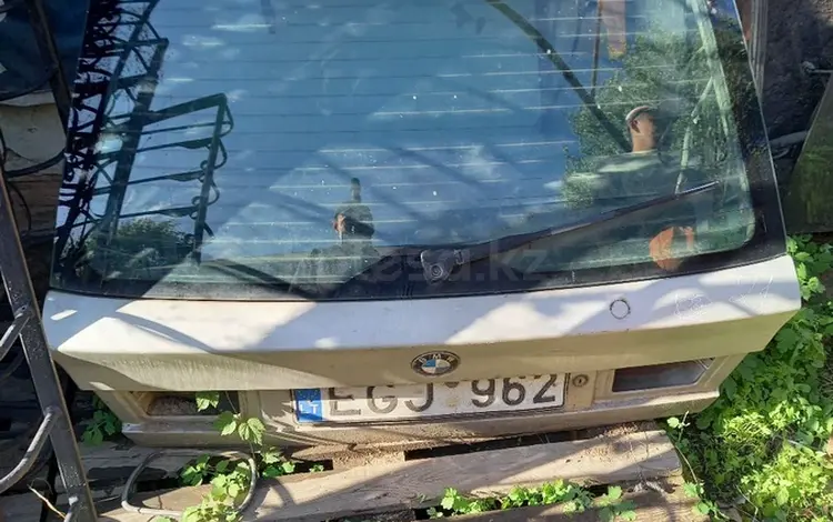 Крышка багажника Е34 за 25 000 тг. в Алматы