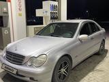 Mercedes-Benz C 180 2002 года за 4 800 000 тг. в Астана – фото 2