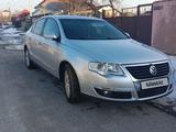 Volkswagen Passat 2005 годаfor4 700 000 тг. в Шымкент – фото 2