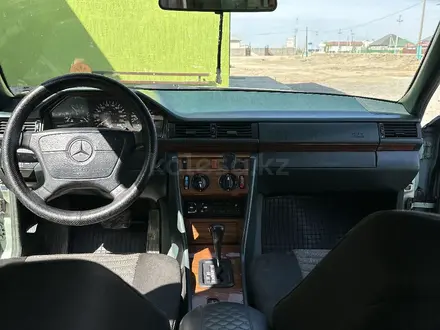Mercedes-Benz E 220 1992 года за 2 390 000 тг. в Кызылорда – фото 12