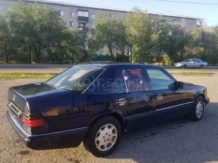 Mercedes-Benz E 220 1993 года за 1 200 000 тг. в Алматы – фото 2