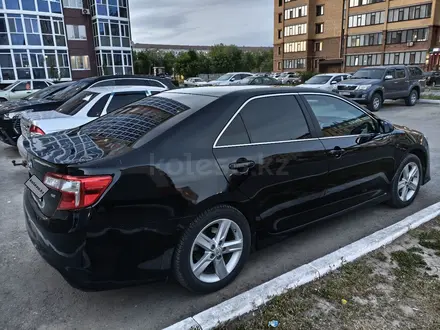 Toyota Camry 2014 года за 5 300 000 тг. в Уральск – фото 3