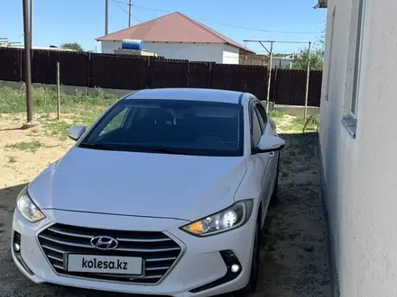 Hyundai Elantra 2018 года за 8 100 000 тг. в Атырау