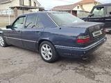 Mercedes-Benz E 320 1993 года за 1 500 000 тг. в Алматы