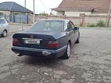Mercedes-Benz E 320 1993 года за 1 500 000 тг. в Алматы – фото 2