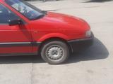 Volkswagen Passat 1992 годаfor1 850 000 тг. в Семей – фото 4