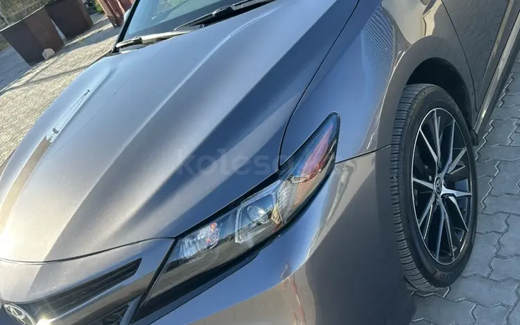 Toyota Camry 2021 года за 15 000 000 тг. в Жанаозен