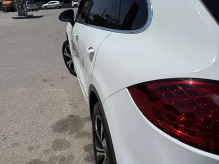 Porsche Cayenne 2013 года за 15 000 000 тг. в Алматы – фото 17