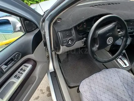 Volkswagen Golf 1999 года за 2 150 000 тг. в Алматы – фото 4