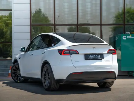Tesla Model Y 2022 года за 14 500 000 тг. в Алматы – фото 16