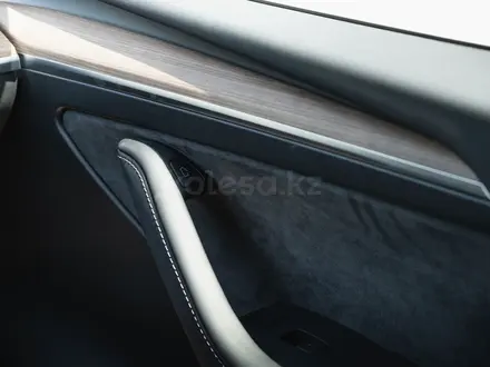 Tesla Model Y 2022 года за 14 500 000 тг. в Алматы – фото 11