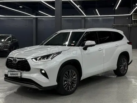 Toyota Highlander Luxe 2026 года за 28 100 000 тг. в Алматы – фото 3