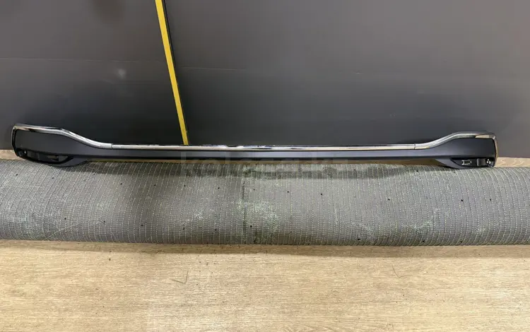 Молдинг, накладка заднего бампера на LEXUS ES за 40 000 тг. в Алматы