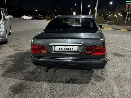 Mercedes-Benz E 230 1995 года за 1 850 000 тг. в Шымкент – фото 4