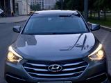 Hyundai Santa Fe 2018 годаfor11 200 000 тг. в Астана