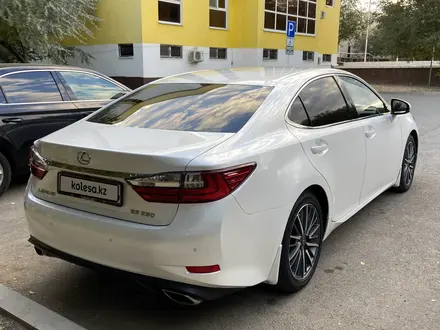 Lexus ES 250 2015 года за 17 200 000 тг. в Атырау – фото 4