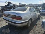 Toyota Carina E 1994 года за 880 000 тг. в Актобе – фото 2