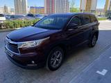 Toyota Highlander 2016 годаfor11 000 000 тг. в Актау