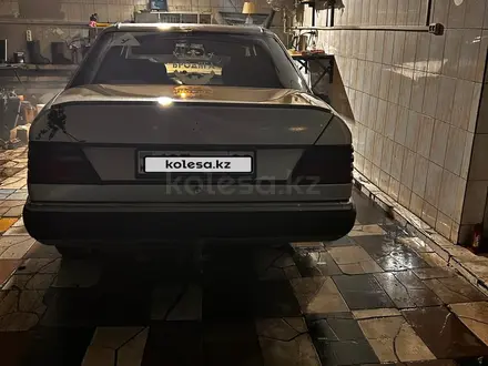 Mercedes-Benz E 260 1991 года за 490 000 тг. в Караганда – фото 24