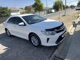 Toyota Camry 2015 года за 10 300 000 тг. в Шымкент