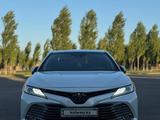 Toyota Camry 2018 года за 14 000 000 тг. в Туркестан – фото 2