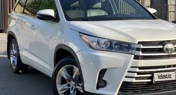 Toyota Highlander 2014 года за 15 800 000 тг. в Алматы