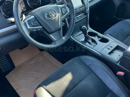 Toyota Camry 2017 года за 8 500 000 тг. в Жанаозен – фото 10