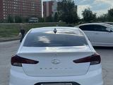 Hyundai Elantra 2019 года за 7 200 000 тг. в Уральск – фото 3