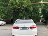 Toyota Camry 2015 года за 12 600 000 тг. в Шымкент – фото 2