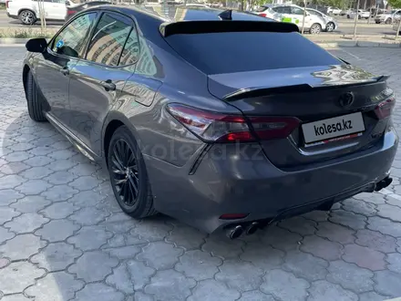 Toyota Camry 2021 года за 12 000 000 тг. в Атырау – фото 3