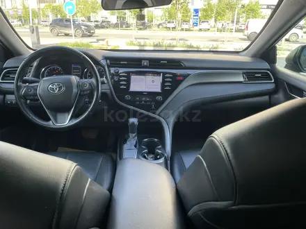 Toyota Camry 2021 года за 12 000 000 тг. в Атырау – фото 5