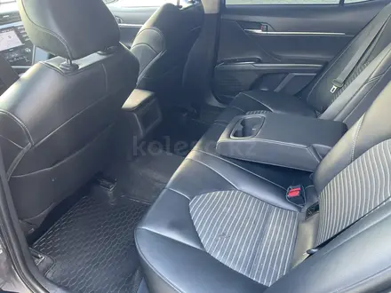 Toyota Camry 2021 года за 12 000 000 тг. в Атырау – фото 6