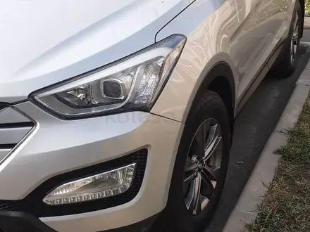 Hyundai Santa Fe 2014 года за 11 000 000 тг. в Атбасар – фото 3