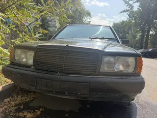 Mercedes-Benz 190