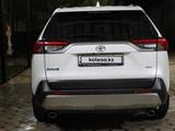 Toyota RAV4 2022 года за 17 000 000 тг. в Шымкент – фото 5