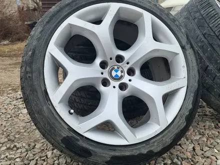 Комплект колёс на bmw X6, х5 разноразмерные на летней резине б/у за 369 000 тг. в Костанай – фото 6
