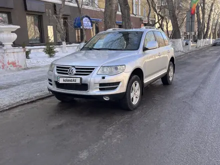 Volkswagen Touareg 2008 года за 5 200 000 тг. в Караганда – фото 2