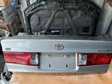 Крышка багажника Toyota Camry 25 за 35 000 тг. в Алматы