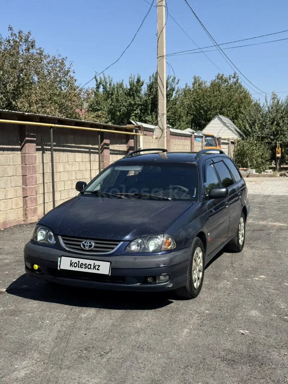 Toyota Avensis, 2001