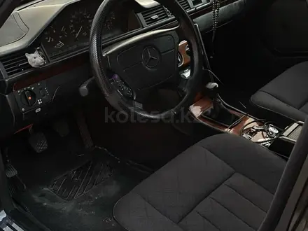 Mercedes-Benz E 220 1990 года за 1 400 000 тг. в Шымкент – фото 6