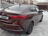 Hyundai Accent 2022 года за 8 900 000 тг. в Караганда – фото 2