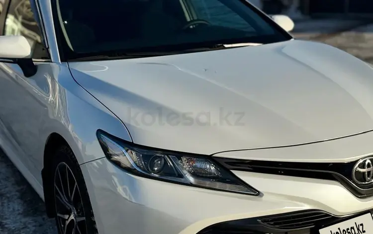 Toyota Camry 2018 года за 11 800 000 тг. в Караганда