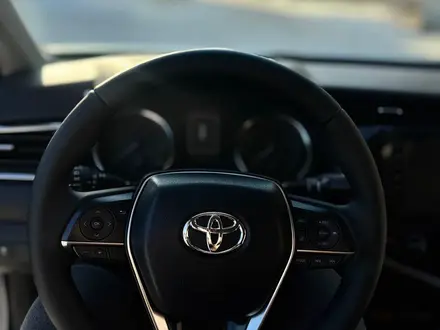 Toyota Camry 2018 года за 11 800 000 тг. в Караганда – фото 12