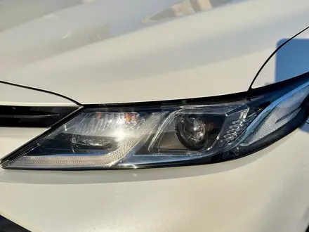 Toyota Camry 2018 года за 11 800 000 тг. в Караганда – фото 5