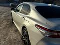 Toyota Camry 2018 года за 11 800 000 тг. в Караганда – фото 6