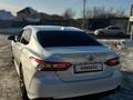 Toyota Camry 2018 года за 11 800 000 тг. в Караганда – фото 7